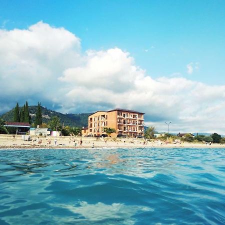 Leon Beach Hotel New Athos Экстерьер фото